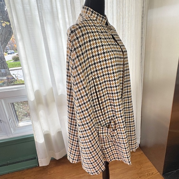 Vintage 80s fall cape, mustard, cream black houndstooth, slit sleeves, O/S to XL - Picture 9 of 16
